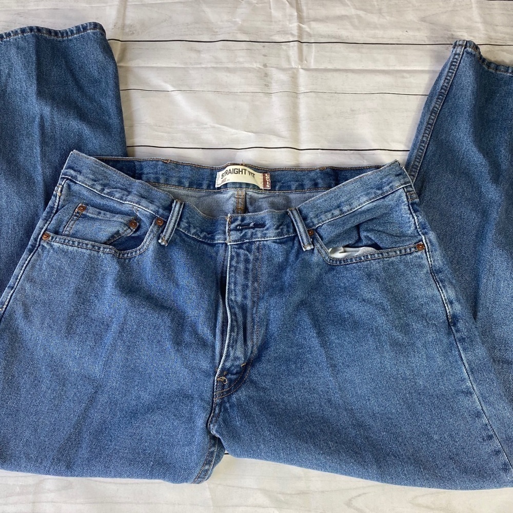 - Levis 505 Men’s Straight Fit Sz 38